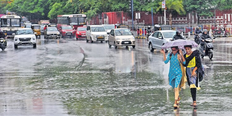 Telangana Rain Alert: తెలంగాణలో మరో నాలుగు రోజుల పాటు భారీ వర్షాలు, ఆరెంజ్ అలర్ట్